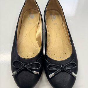 Geox Black Women’s Bow-Accent Ballet Flats